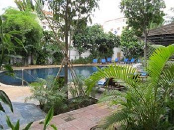 Holiday Hotel Phnom Penh Eksteriør bilde